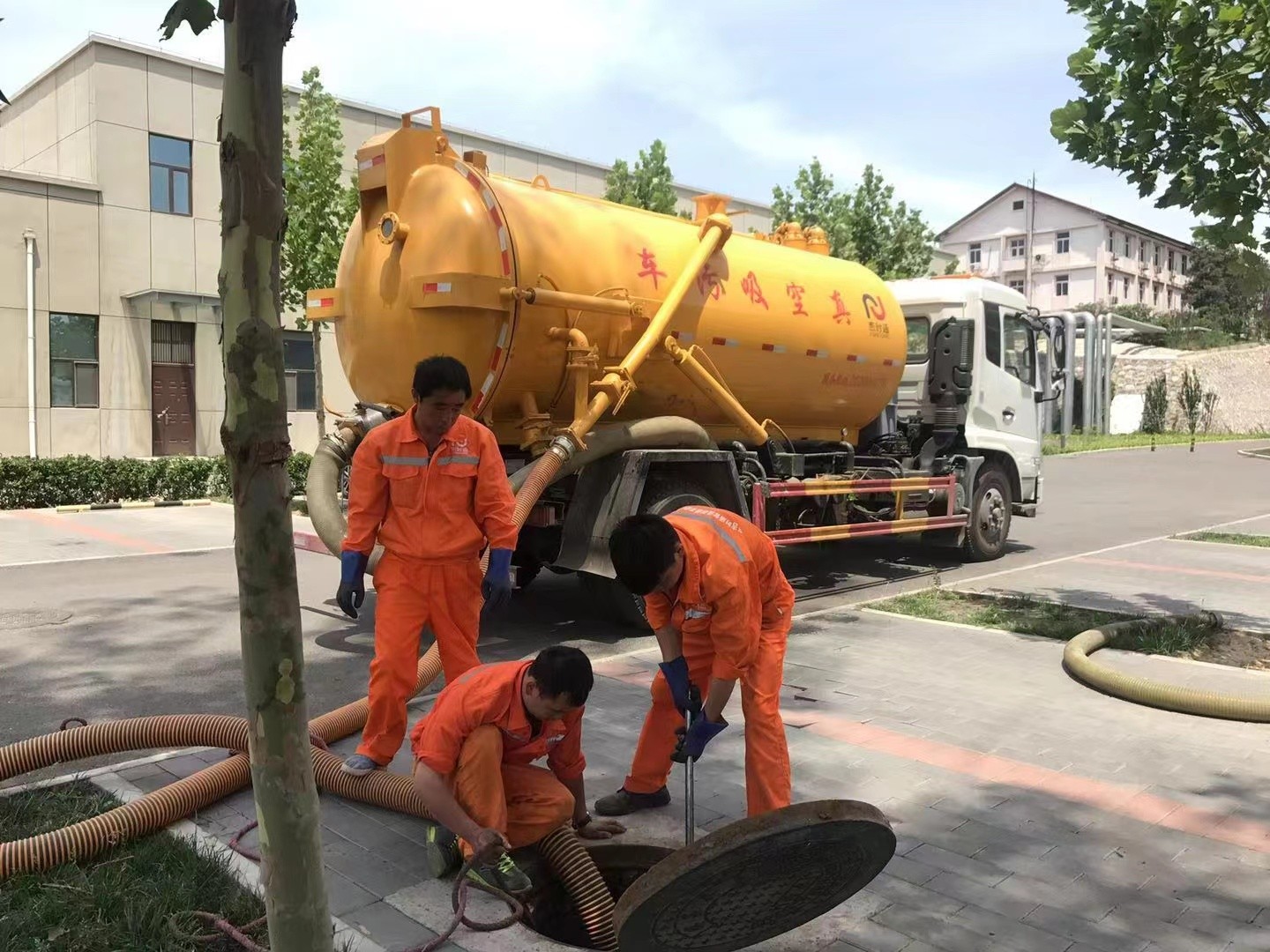 端州化粪池清理与5-8吨吸粪车施工效率分析
